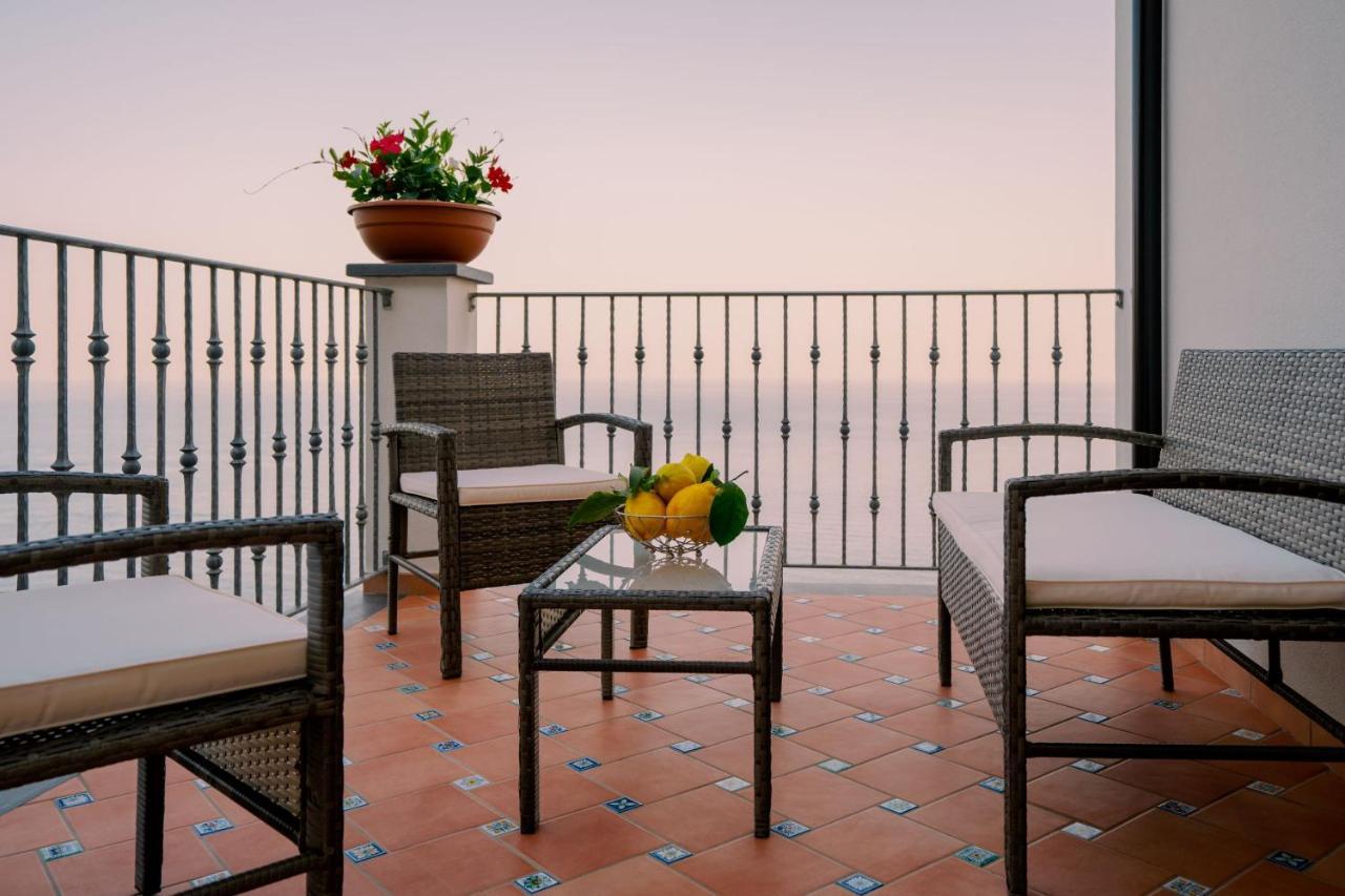 Alone Amalfi Villa Eksteriør billede